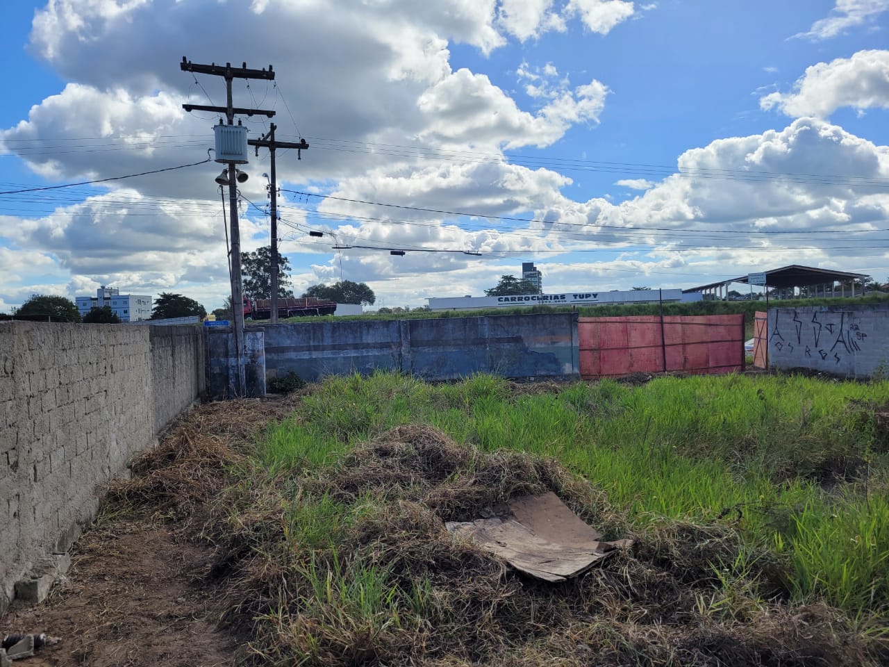 Imóvel em Teixeira (VENDIDO)